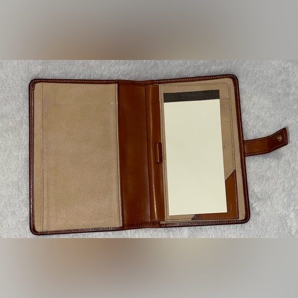 Vintage Dooney & Bourke Organizer (Pre-loved) - Picture 11 of 16